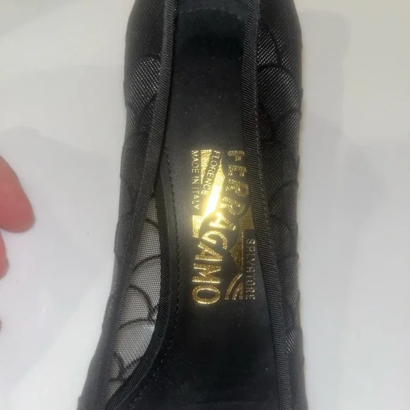 Ferragamo vara mesh bow pump size 7 1/2 nwt - Picture 8 of 16